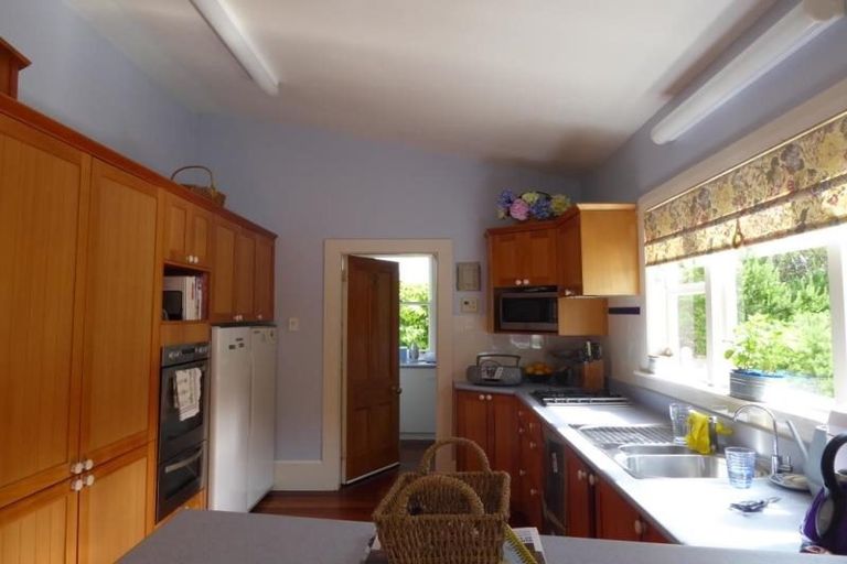 Photo of property in 66 Queens Drive, Lyall Bay, Wellington, 6022