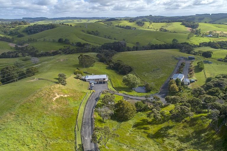 Photo of property in 220 Anderson Road, Helensville, 0875