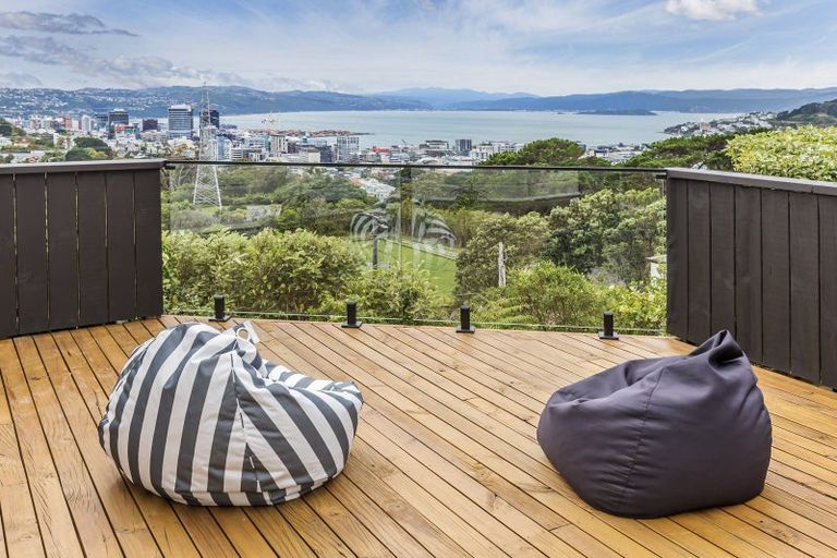 Photo of property in 13 Tanera Crescent, Brooklyn, Wellington, 6021