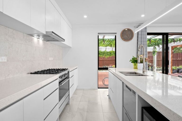 Photo of property in 5 Sydney Place, Flagstaff, Hamilton, 3210