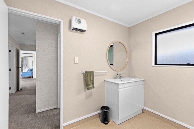 Photo of property in 34 Roberts Line, Kelvin Grove, Palmerston North, 4414