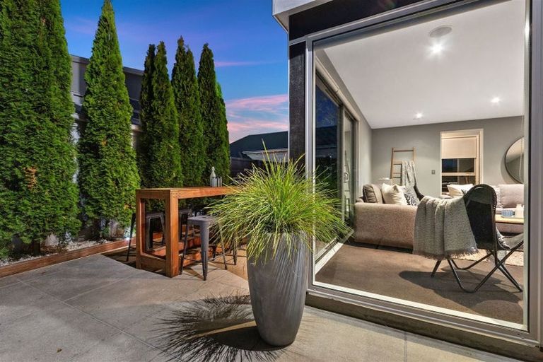 Photo of property in 128a Holly Road, St Albans, Christchurch, 8014