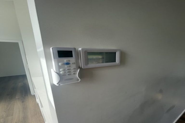 Photo of property in 21a Garton Drive, Massey, Auckland, 0614