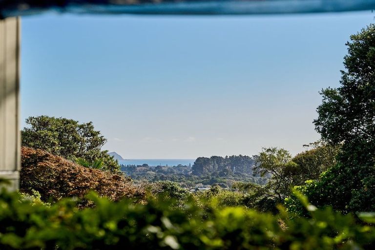 Photo of property in 70 Winara Avenue, Waikanae, 5036