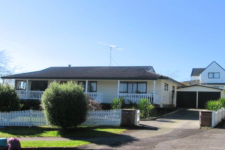 Photo of property in 17 Lorelei Place, Opaheke, Papakura, 2113