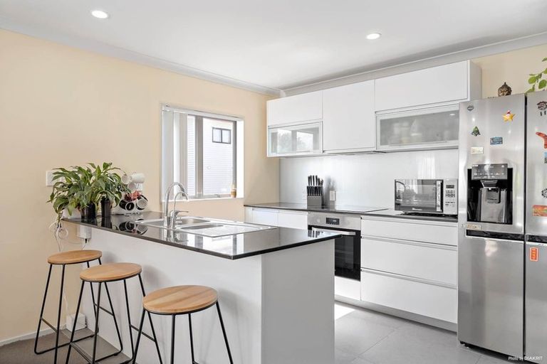 Photo of property in 10/46 Carlos Drive, Flat Bush, Auckland, 2016