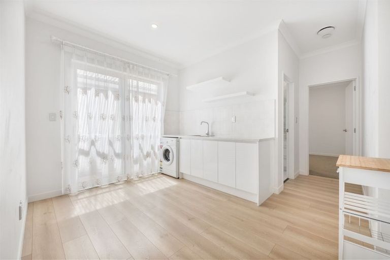 Photo of property in 25 Casheltown Way, Flat Bush, Auckland, 2019