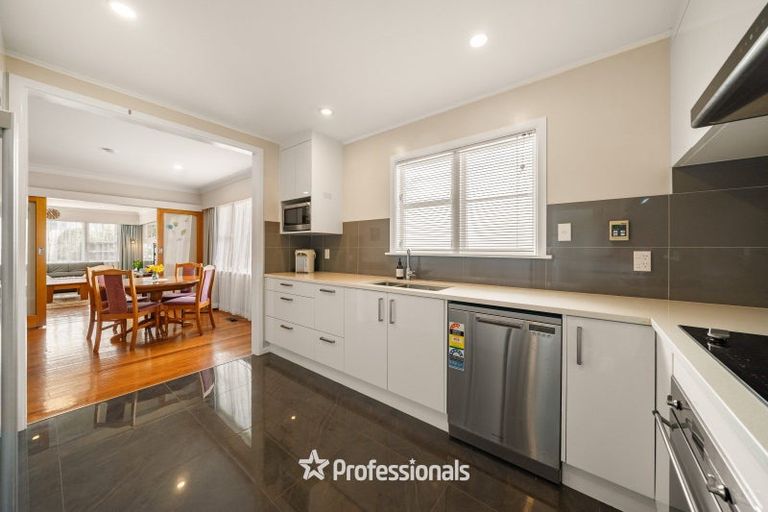 Photo of property in 21 Rosebank Avenue, Avalon, Lower Hutt, 5011