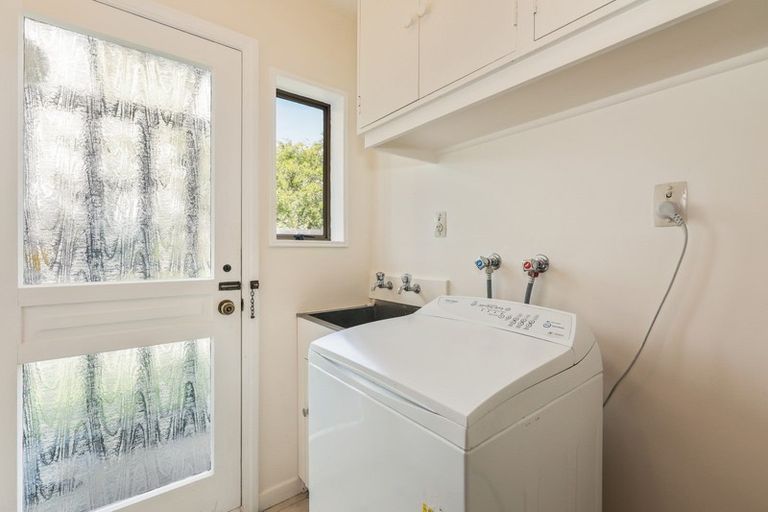 Photo of property in 6 Ostend Place, Avonhead, Christchurch, 8042