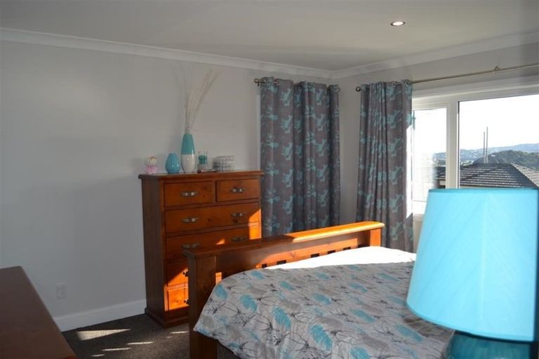 Photo of property in 11 Madeira Close, Whitby, Porirua, 5024