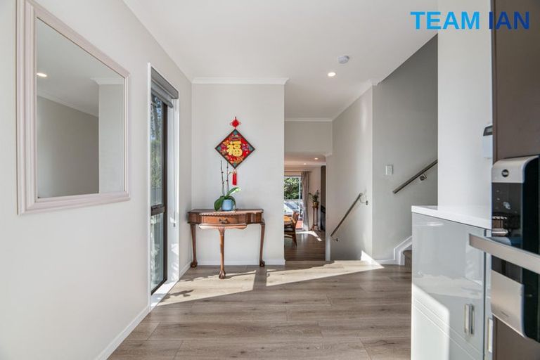 Photo of property in 73a Granville Drive, Massey, Auckland, 0614