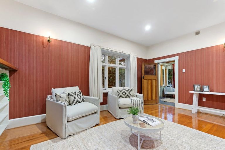 Photo of property in 91 Opawa Road, Opawa, Christchurch, 8023