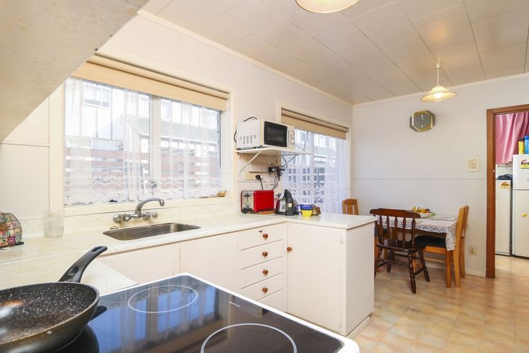 Photo of property in 1/7 Miro Street, New Lynn, Auckland, 0600