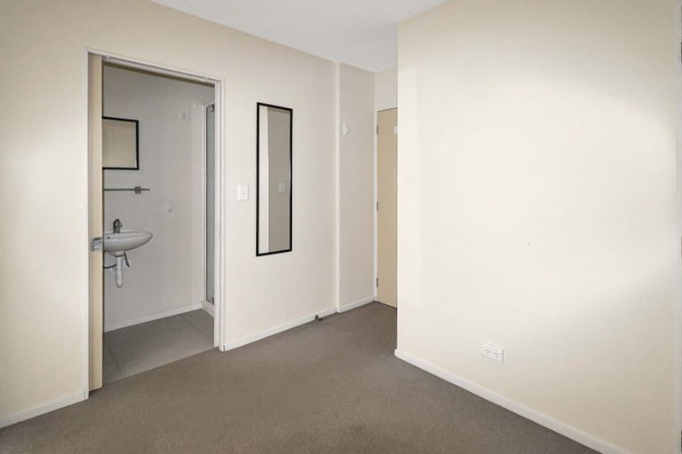 Photo of property in Pirie Street Townhouses, 35/35 Pirie Street, Mount Victoria, Wellington, 6011