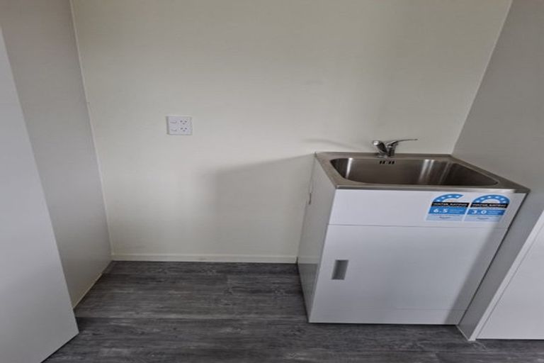 Photo of property in 7a Abel Tasman Avenue, Henderson, Auckland, 0610