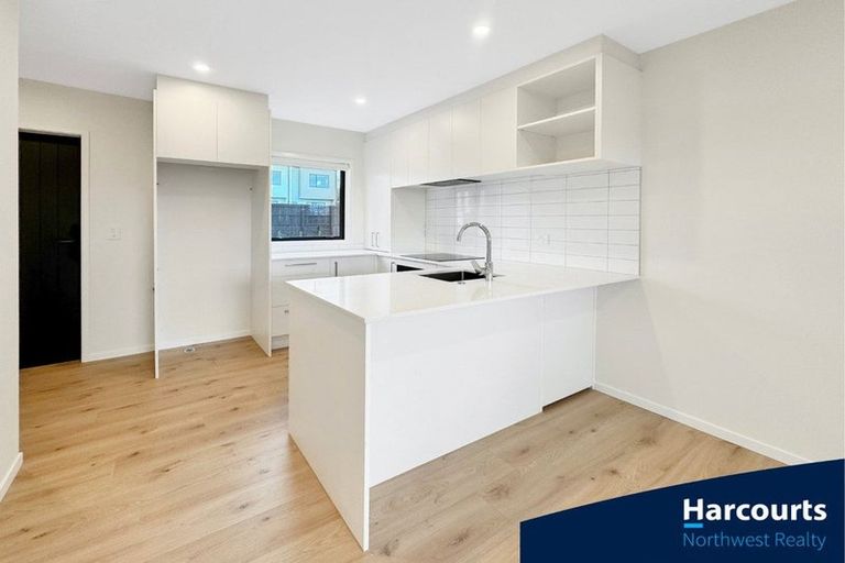 Photo of property in 7/48 Moire Road, Massey, Auckland, 0614