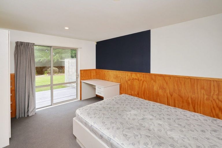 Photo of property in 17a Athol Terrace, Upper Riccarton, Christchurch, 8041