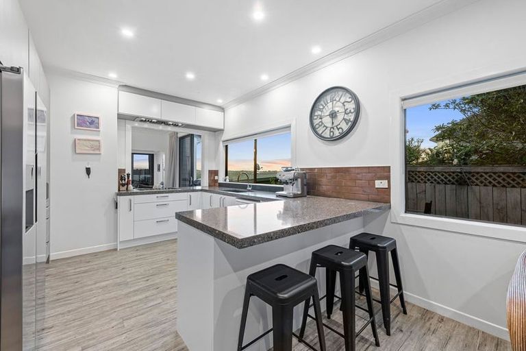 Photo of property in 22 Morrow Avenue, Bucklands Beach, Auckland, 2012