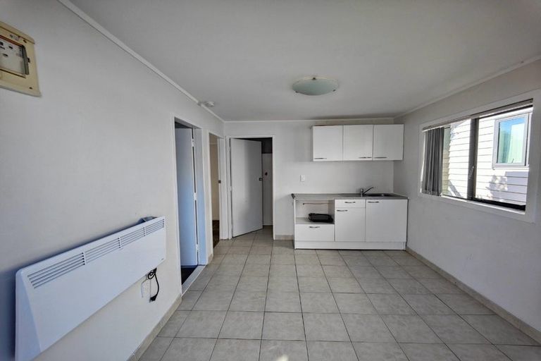 Photo of property in 20 Minaret Drive, Bucklands Beach, Auckland, 2014