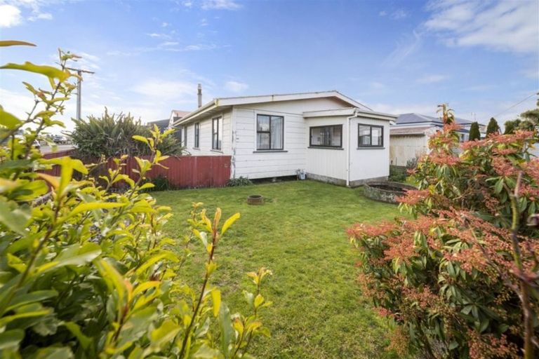 Photo of property in 1 Tawhiti Road, Hawera, 4610