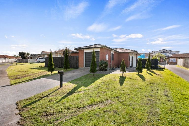 Photo of property in 9 Eloise Place, Clendon Park, Auckland, 2103