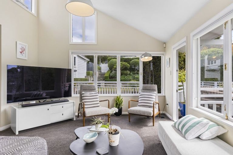 Photo of property in 21 Simla Crescent, Khandallah, Wellington, 6035