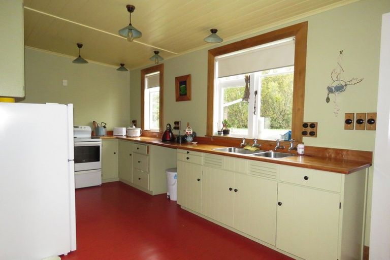 Photo of property in 24 Hattie Street, Reefton, 7830