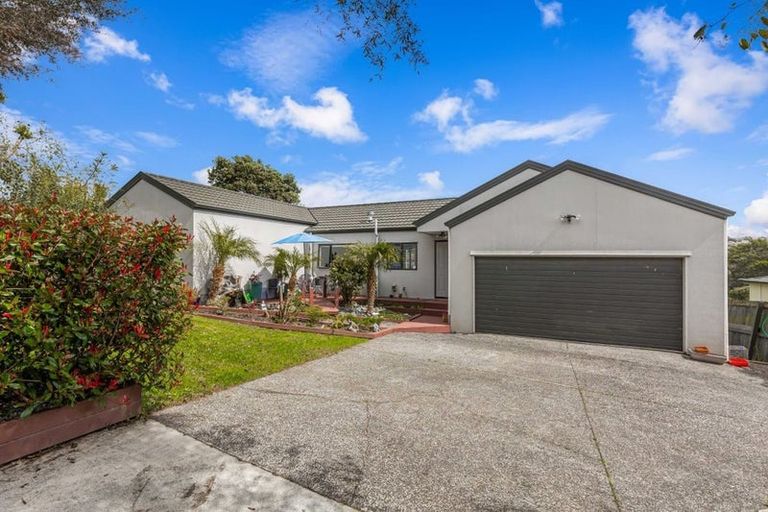 Photo of property in 52 Hewlett Road, Massey, Auckland, 0614