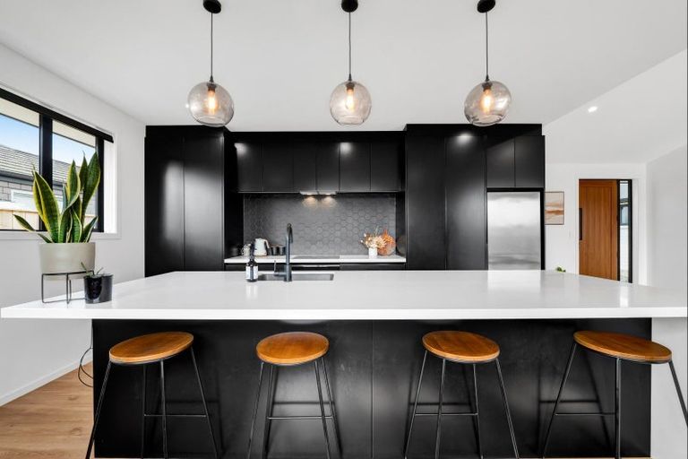 Photo of property in 11 Midsummer Avenue, Stratford, 4332