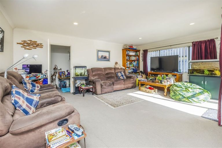 Photo of property in 14 Milson Drive, Papakura, 2110