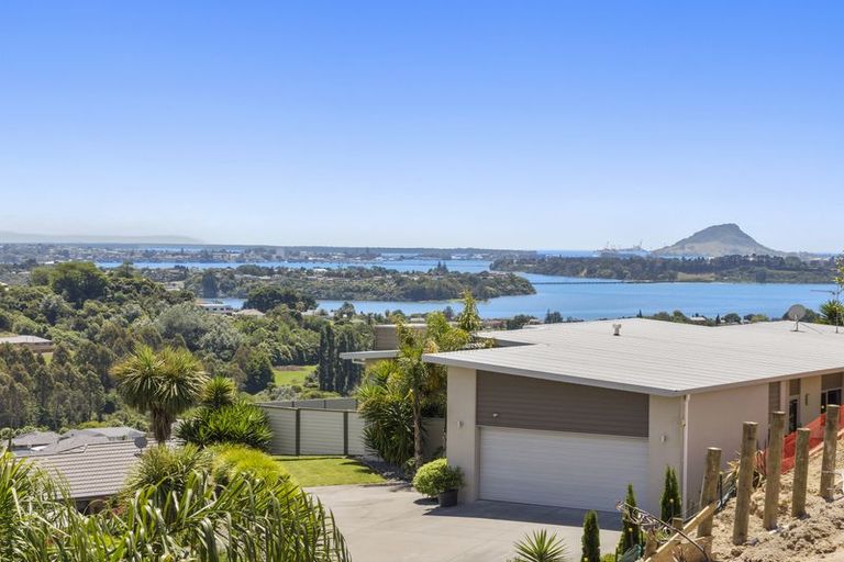 Photo of property in 27 Orion Drive, Welcome Bay, Tauranga, 3112