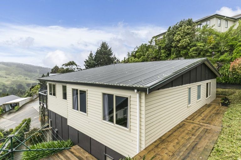 Photo of property in 16b Buccaneer Place, Grenada Village, Wellington, 6037