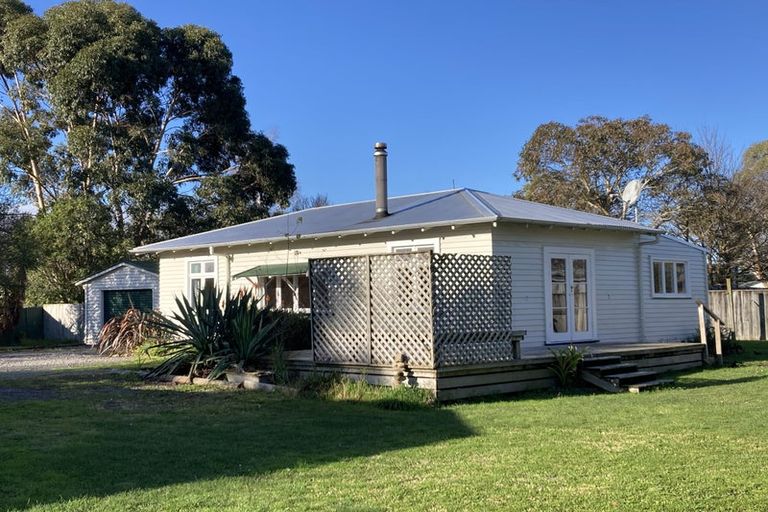 Photo of property in 23 Carruthers Street, Otane, 4202