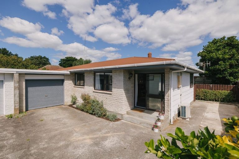 Photo of property in 59 Crewe Crescent, Hokowhitu, Palmerston North, 4410