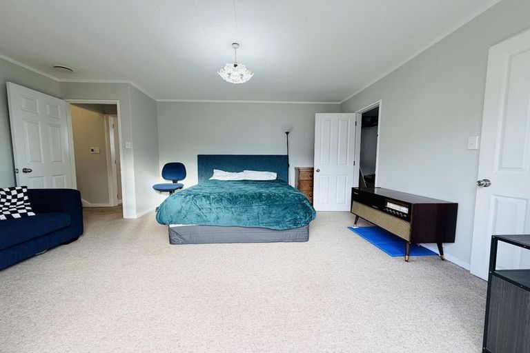 Photo of property in 8 Kaitawa Crescent, Paraparaumu, 5032