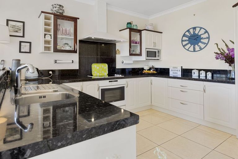 Photo of property in 27 Orion Drive, Welcome Bay, Tauranga, 3112