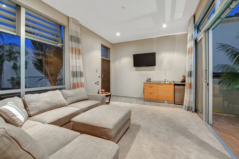 Photo of property in 32 Rue D' Amarres, Gulf Harbour, Whangaparaoa, 0930