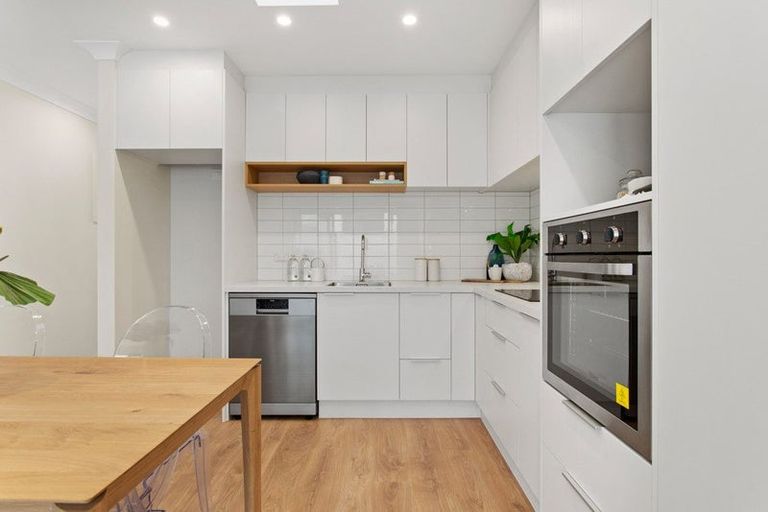 Photo of property in 25 Periko Way, Takanini, 2112