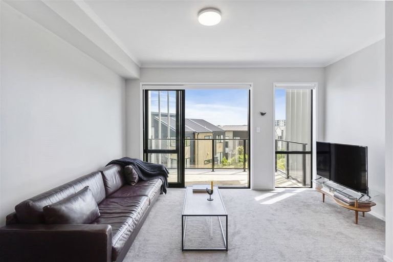 Photo of property in 2/48 Nugget Avenue, Hobsonville, Auckland, 0616