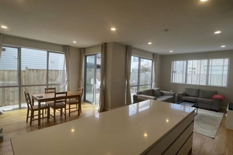 Photo of property in 5 Toanui Road, Hobsonville, Auckland, 0616