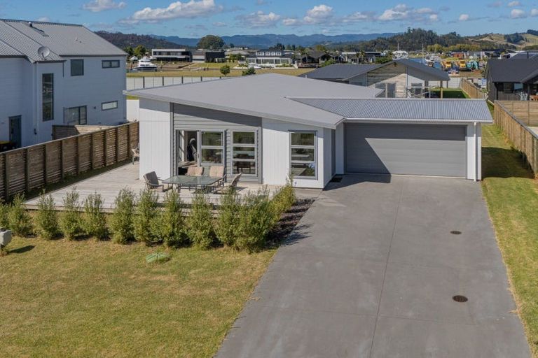 Photo of property in 8 Ngaroma Crescent, Whitianga, 3510