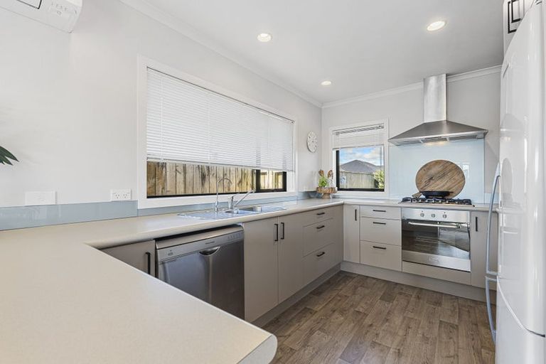 Photo of property in 11 Wilton Street, Westown, New Plymouth, 4310