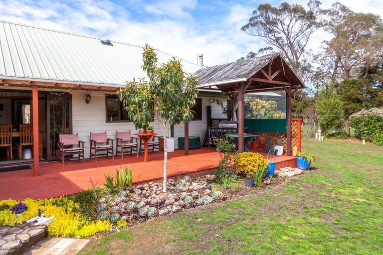 Photo of property in 53 Whangapoua Sh25 Road, Coromandel, 3506
