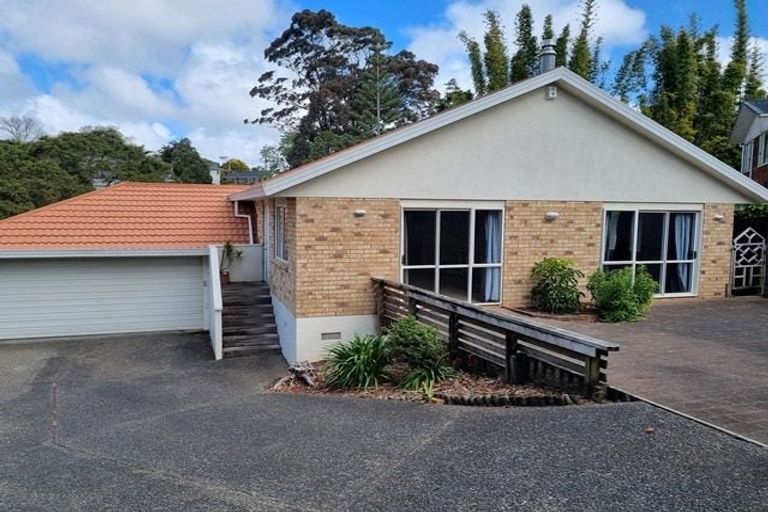Photo of property in 49 Cyclarama Crescent, Massey, Auckland, 0614