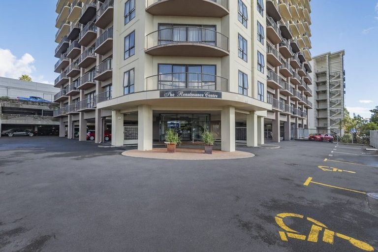 Photo of property in The Rennaissance, 5j/18 Ronwood Avenue, Manukau, Auckland, 2104