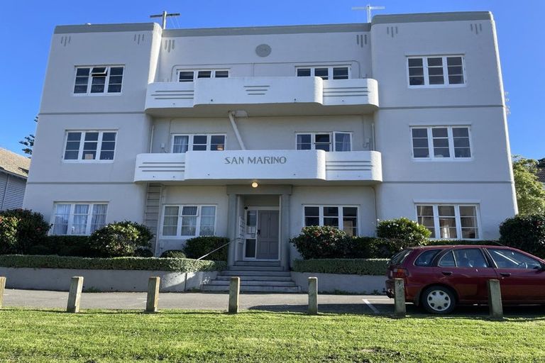Photo of property in San Marino Apartments, 4/4 Oak Park Avenue, Te Aro, Wellington, 6011