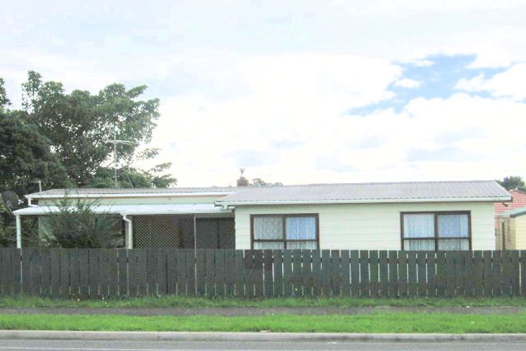 Photo of property in 1/51d Forest Road, Henderson, Auckland, 0612