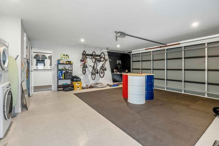 Photo of property in 14 Harding Drive, Papamoa Beach, Papamoa, 3118