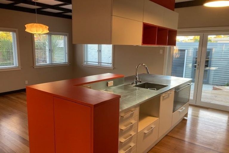 Photo of property in 90 Naylor Street, Hamilton East, Hamilton, 3216