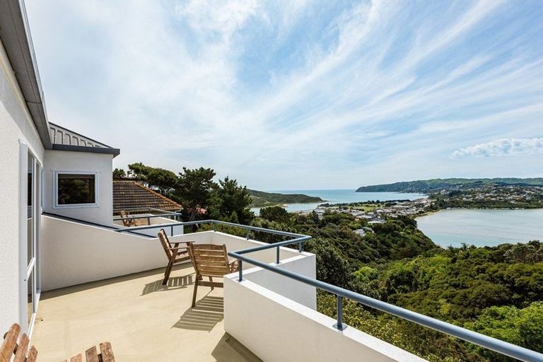 Photo of property in 37 Kahu Road, Paremata, Porirua, 5024